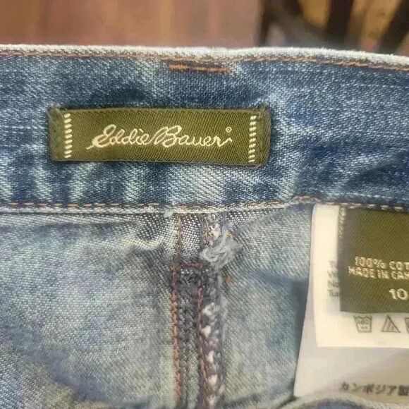 Eddie Bauer Women's Med Wash Blue Denim Cotton Cropped/Capri Jeans - Picture 7 of 10